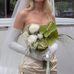 WEDDING BOUQUET W23