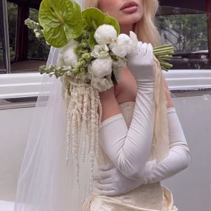 WEDDING BOUQUET W33